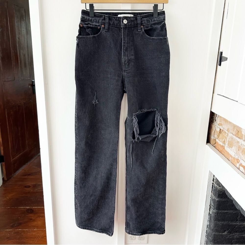 ABERCROMBIE black the 90’s relaxed Jean high rise